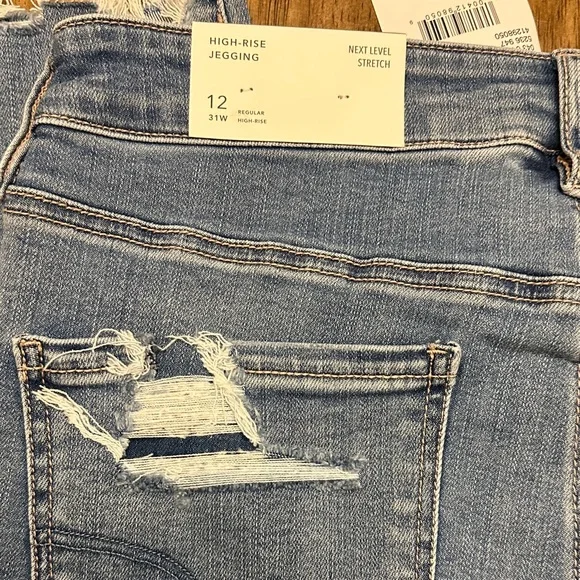 American Eagle Outfitters Ripped Blue Jeans - Picture 5 of 9